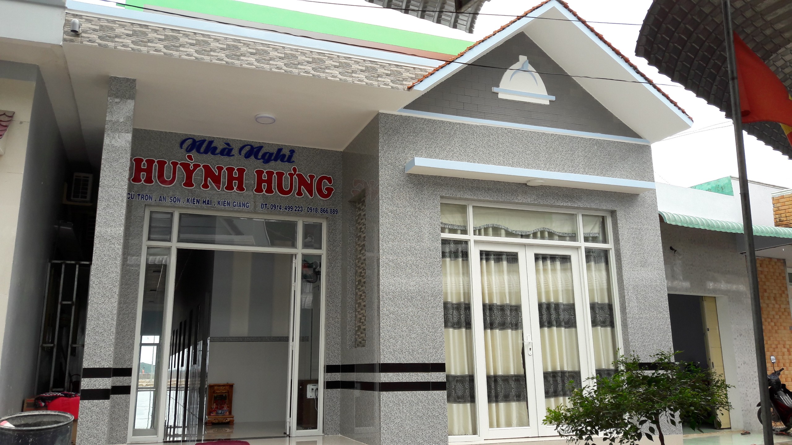 Nhà nghỉ Hoài Phượng